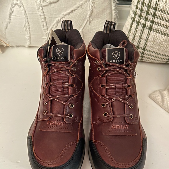 NWT Women's Ariat Terrain Boots: Size 7.5 - Picture 11 of 12